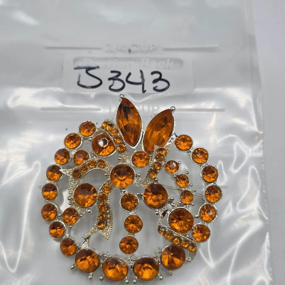 Sparkling‎ Orange Rhinestone Wreath Brooch Crystal Pin Round Floral Pendant Used